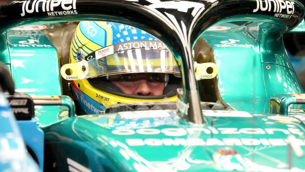 Fernando Alonso durante los test de pretemporada de Fórmula 1 en Bahréin