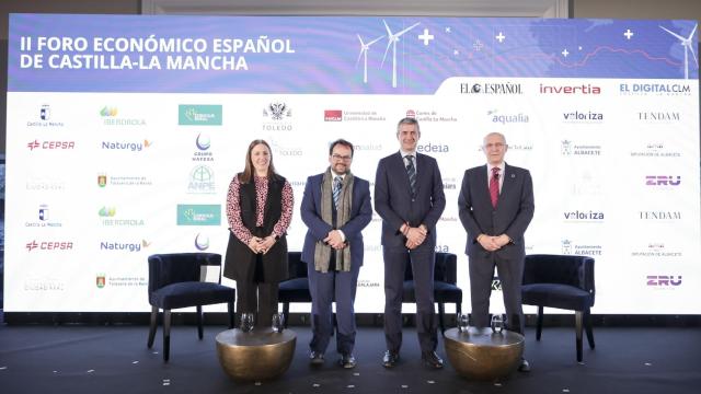 Para que la gente quiera vivir en los pueblos hay que crear un entorno rural favorable