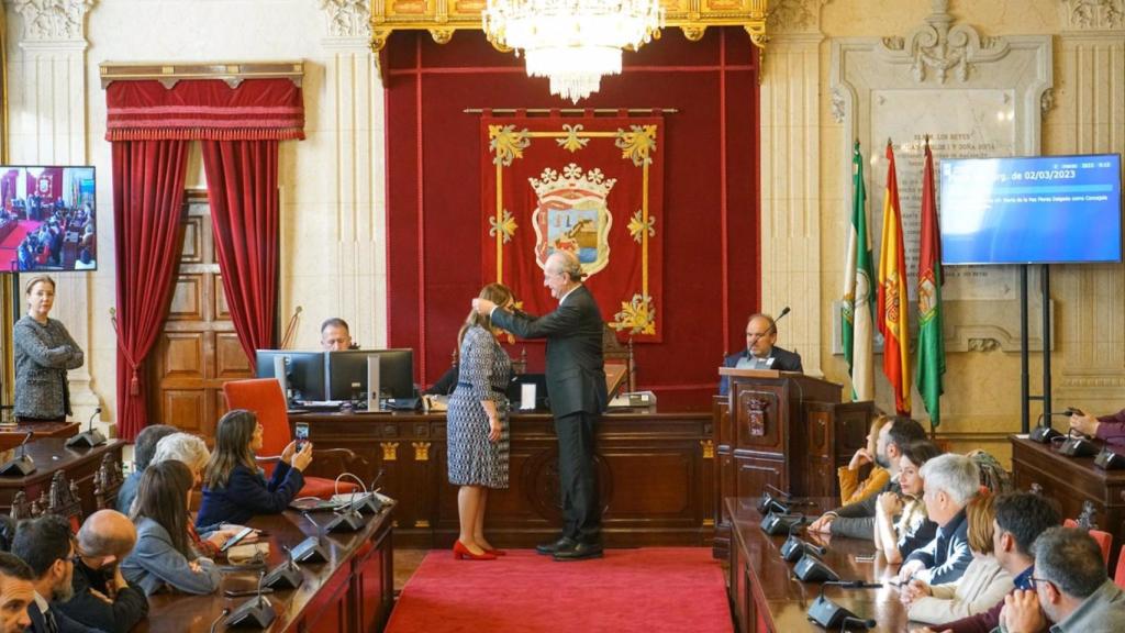 El Ayuntamiento de Málaga celebra un pleno extraordinario en el que ha tomado posesión de su acta como edil María Paz Flores.