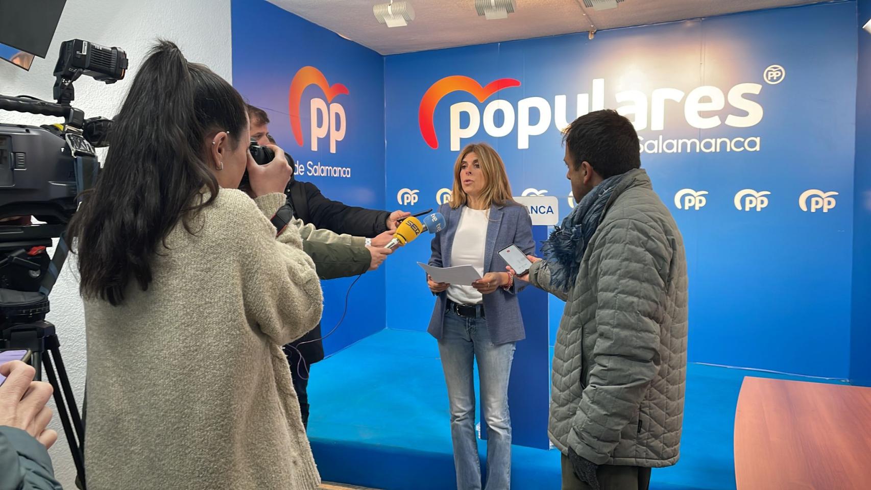 La candidata a las primarias del PP de Salamanca, Chabela de la Torre, durante el cierre de campaña, este jueves.