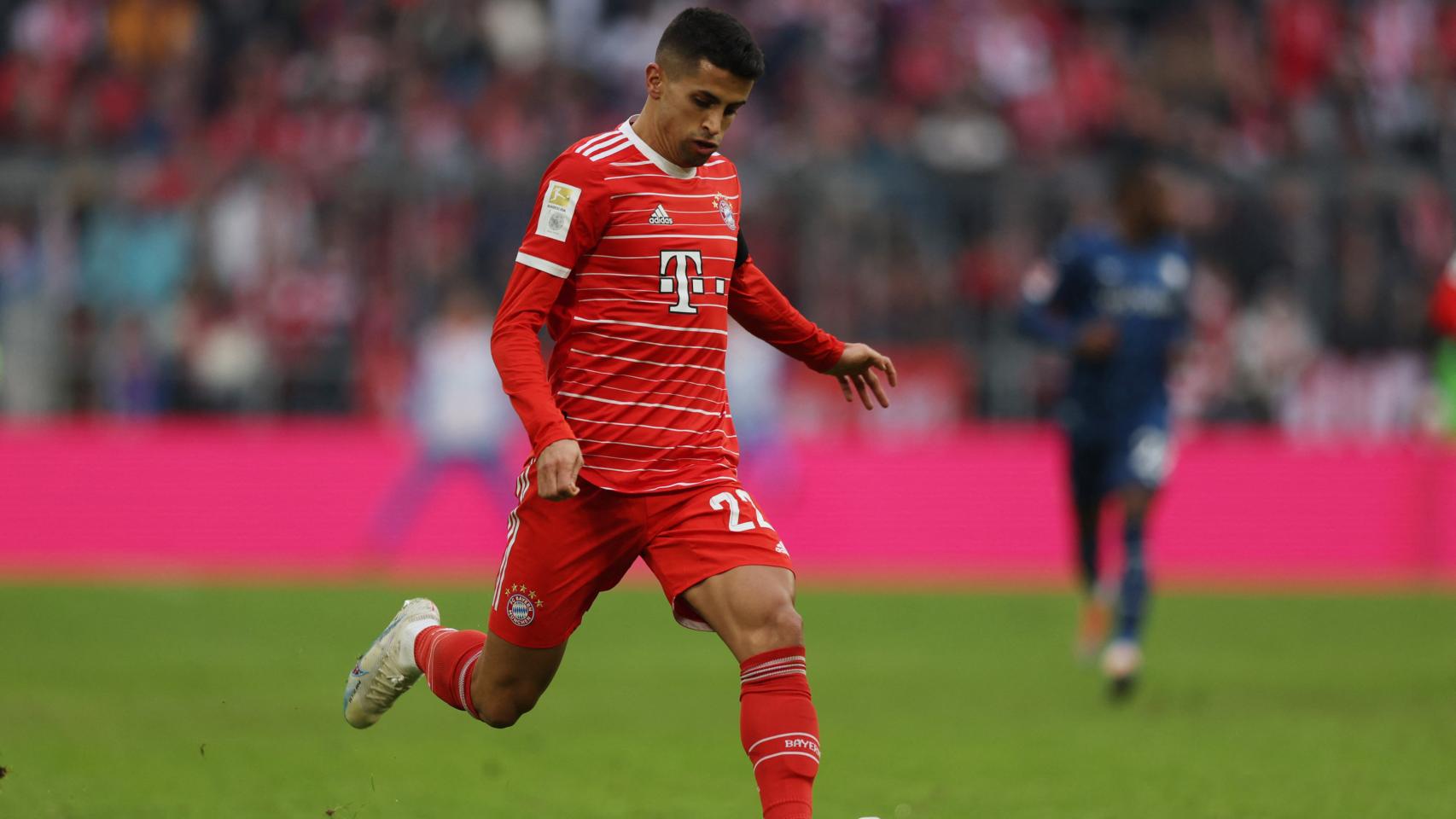Joao Cancelo, en un partido con el Bayern de Múnich.