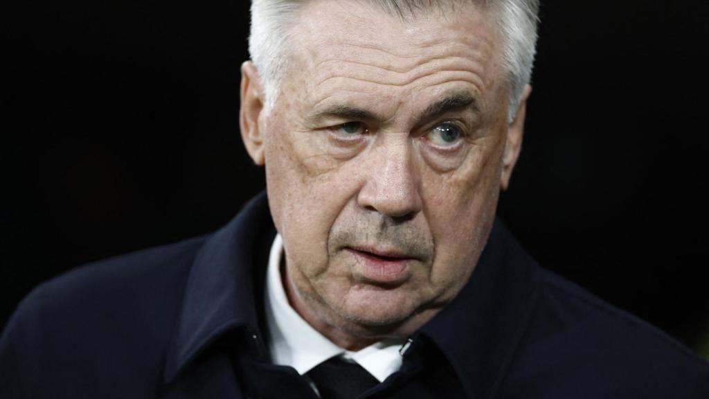 Carlo Ancelotti, con su habitual gesto.