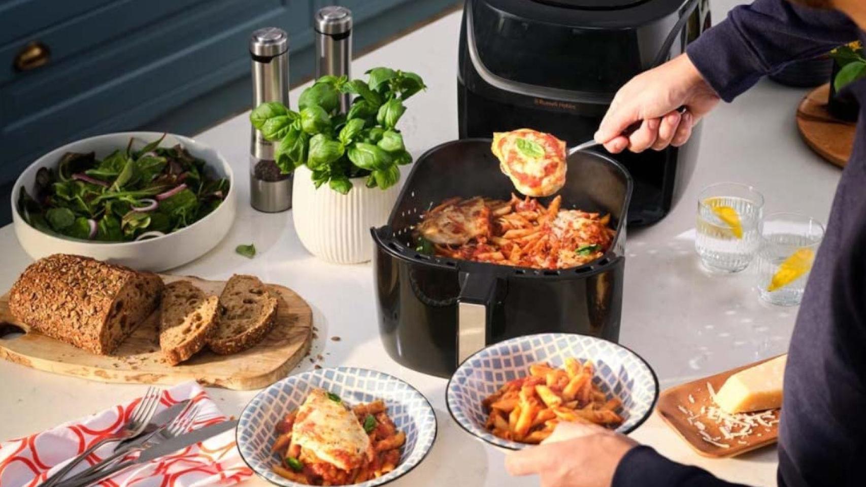Esta freidora de aire Russell Hobbs de 8L ¡tiene ahora más de 35€ de descuento en Amazon!