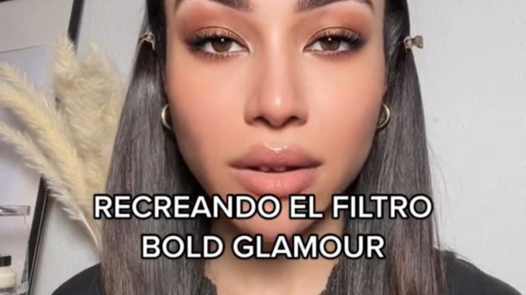 La experta en belleza y maquillaje que ha desmontado el filtro.