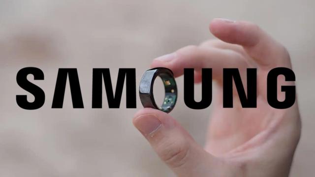 Fotomontaje con un anillo inteligente y con el logo de Samsung.