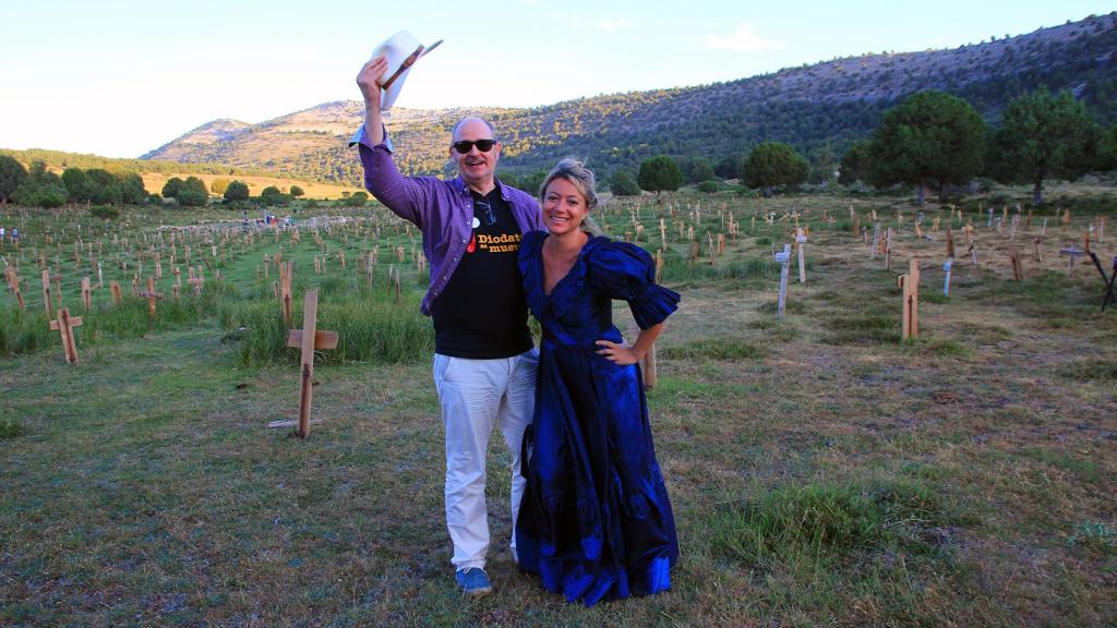 Fernando Marías y Rosa Masip, en uno de sus viajes dedicado al Lejano Oeste.
