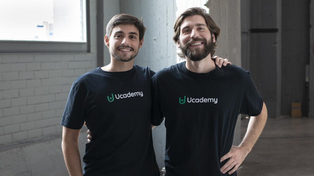 A la izquierda, Pablo Prieto, cofundador de Ucademy. A la derecha Ramiro Zandrino, CEO y cofundador de la start-up.