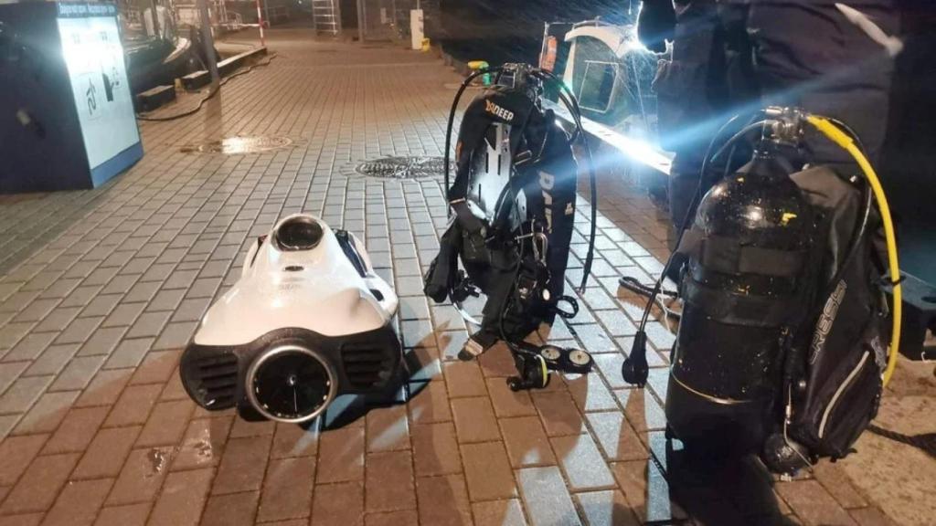 Equipo de buceo utilizado por los buzos españoles en Gdansk