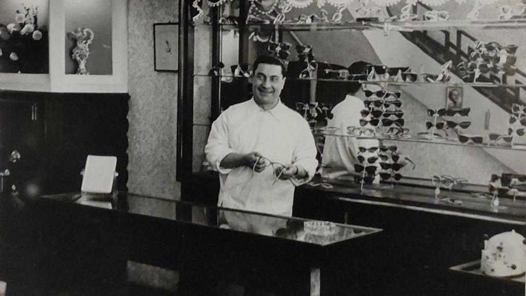 Luis Buraya, fundador de Óptica Argos en 1955.