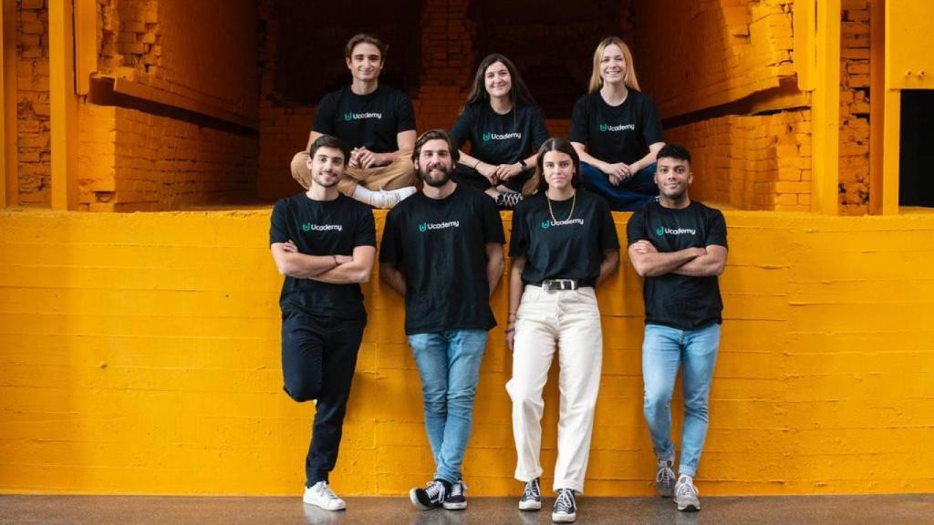 El equipo de Ucademy.
