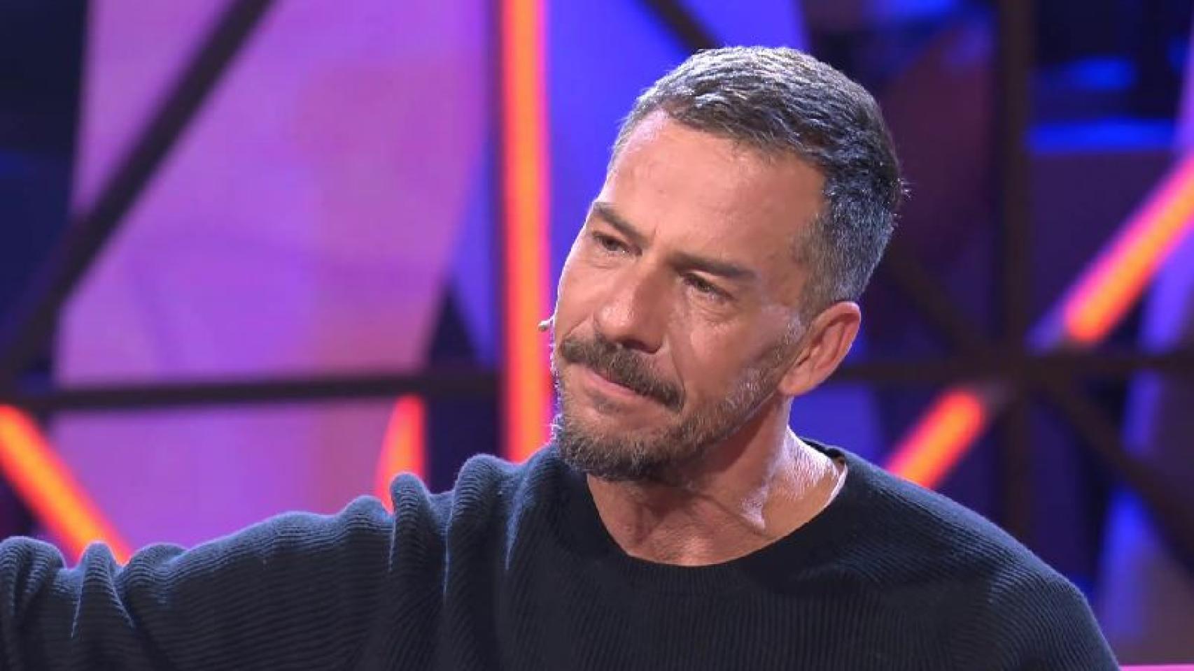 El escultor Nacho Palau durante una de sus entrevistas en el plató de 'Déjate querer', en Telecinco.