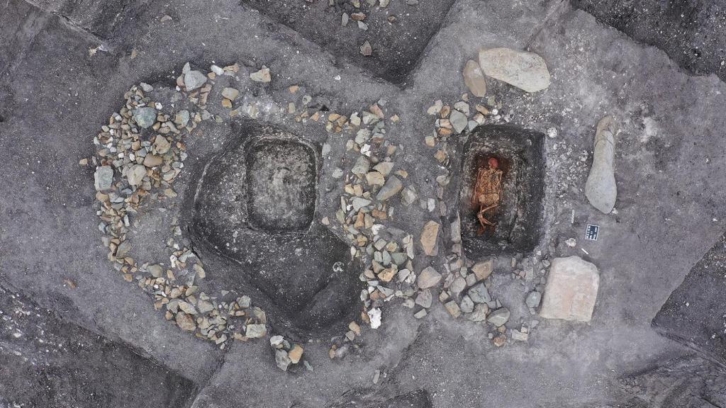 Imagen aérea de la tumba de un jinete prehistórico hallada en Bulgaria. Foto: Michał Podsiadło