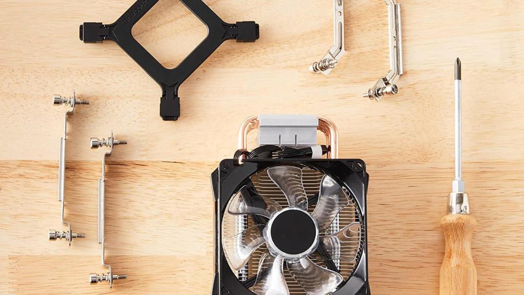 Amazon añade todo lo necesario para montar el dispositivo en nuestro ordenador