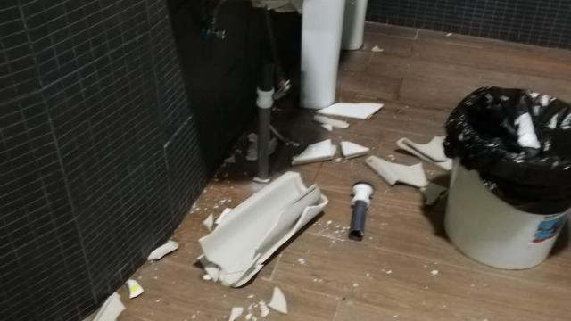 Vandalismo en los aseos de los Jardinillos de la Feria en Albacete.