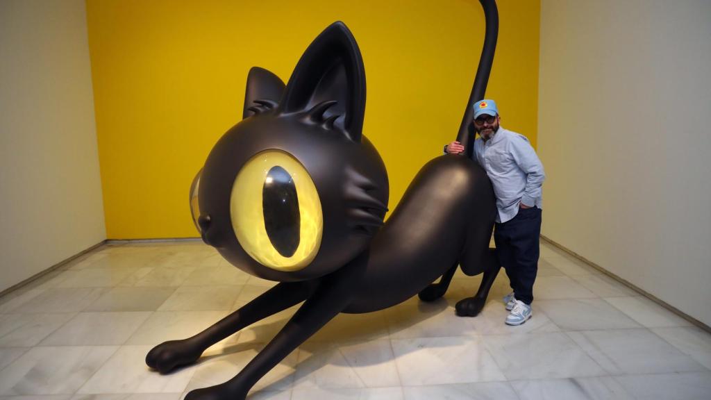 Javier Calleja vuelve a Málaga después de diez años junto al gato Mr. Günter en una divertida exposición