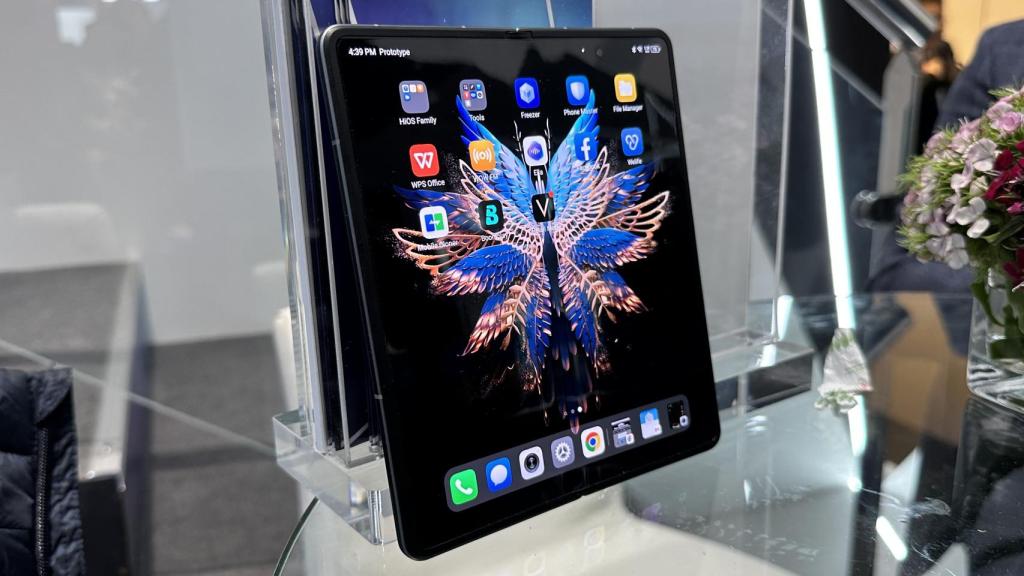 Tecno Phantom V Fold