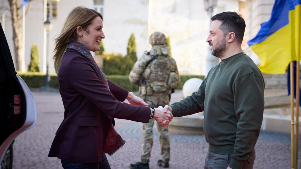 Volodimir Zelenski recibe a la presidenta del Parlamento Europeo, Roberta Metsola