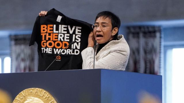 María Ressa da un discurso tras recibir el Premio Nobel de la Paz (2021) en Oslo, Noruega.