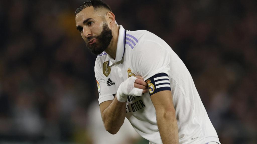 Karim Benzema, con el brazalete de capitán del Real Madrid
