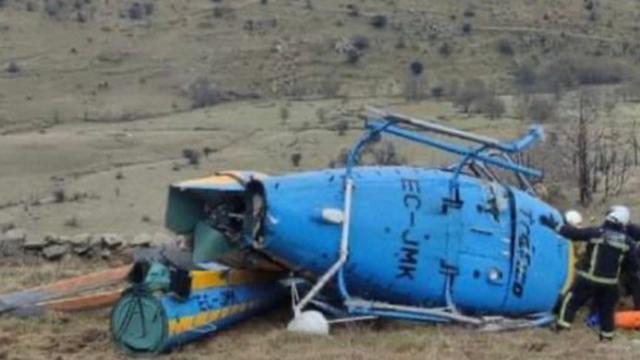 Helicóptero de la DGT estrellado en Madrid.