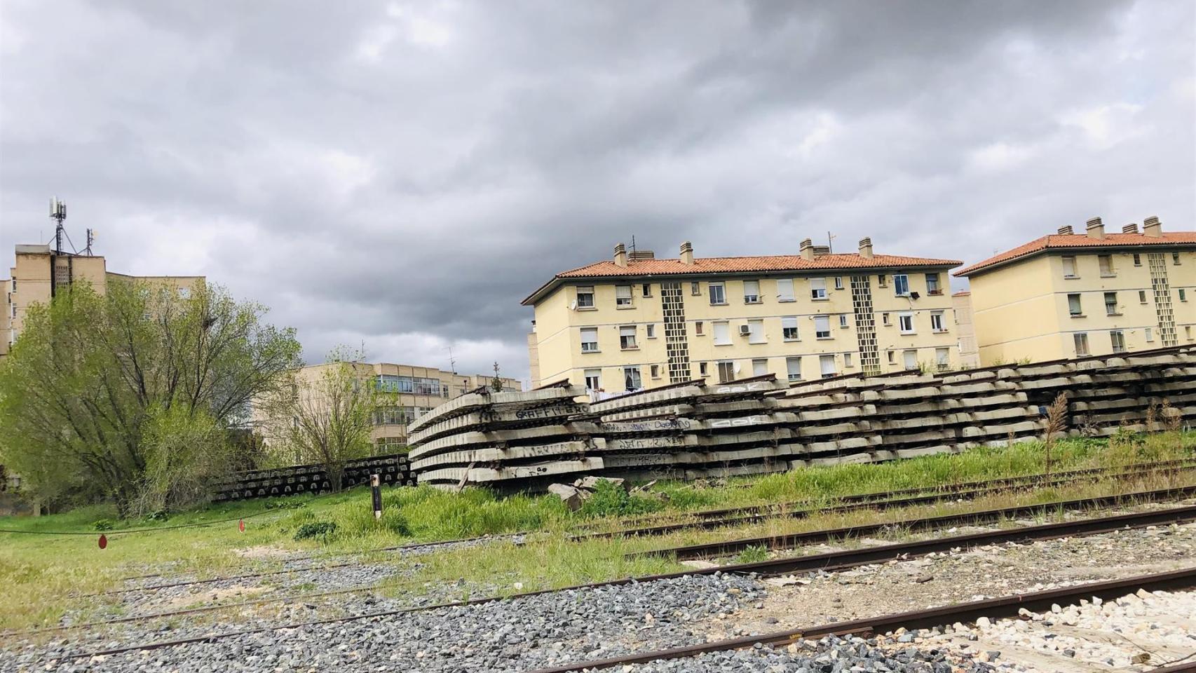 Las vías del tren convencional a su paso por Cuenca.