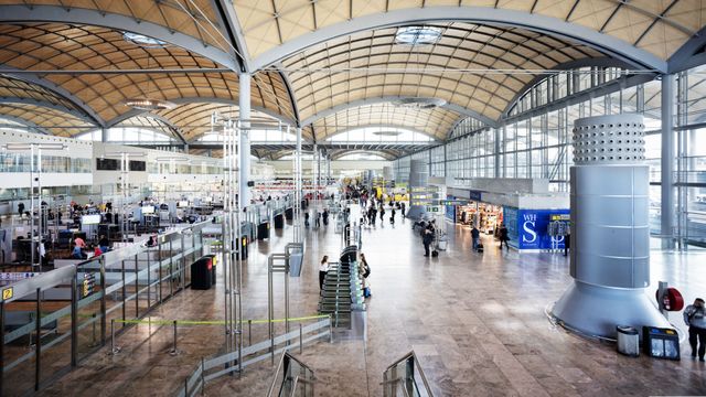 Interior del aeropuerto de Alicante-Elche, en imagen de archivo.