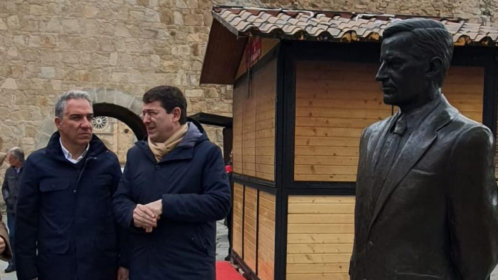 El coordinador general del PP, Elías Bendodo, y el presidente del PPCyL, Alfonso Fernández Mañueco
