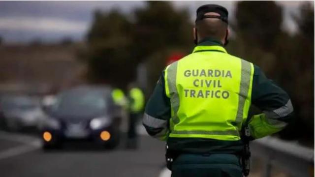 Control de la Guardia Civil de Tráfico.
