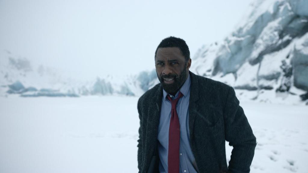 Fotograma de 'Luther: Cae la noche'.