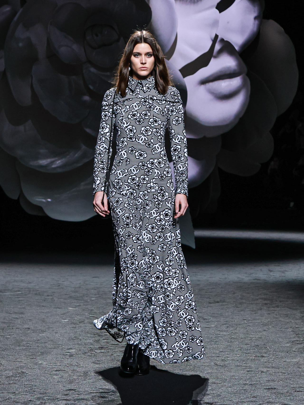 Silueta del desfile de CHANEL.