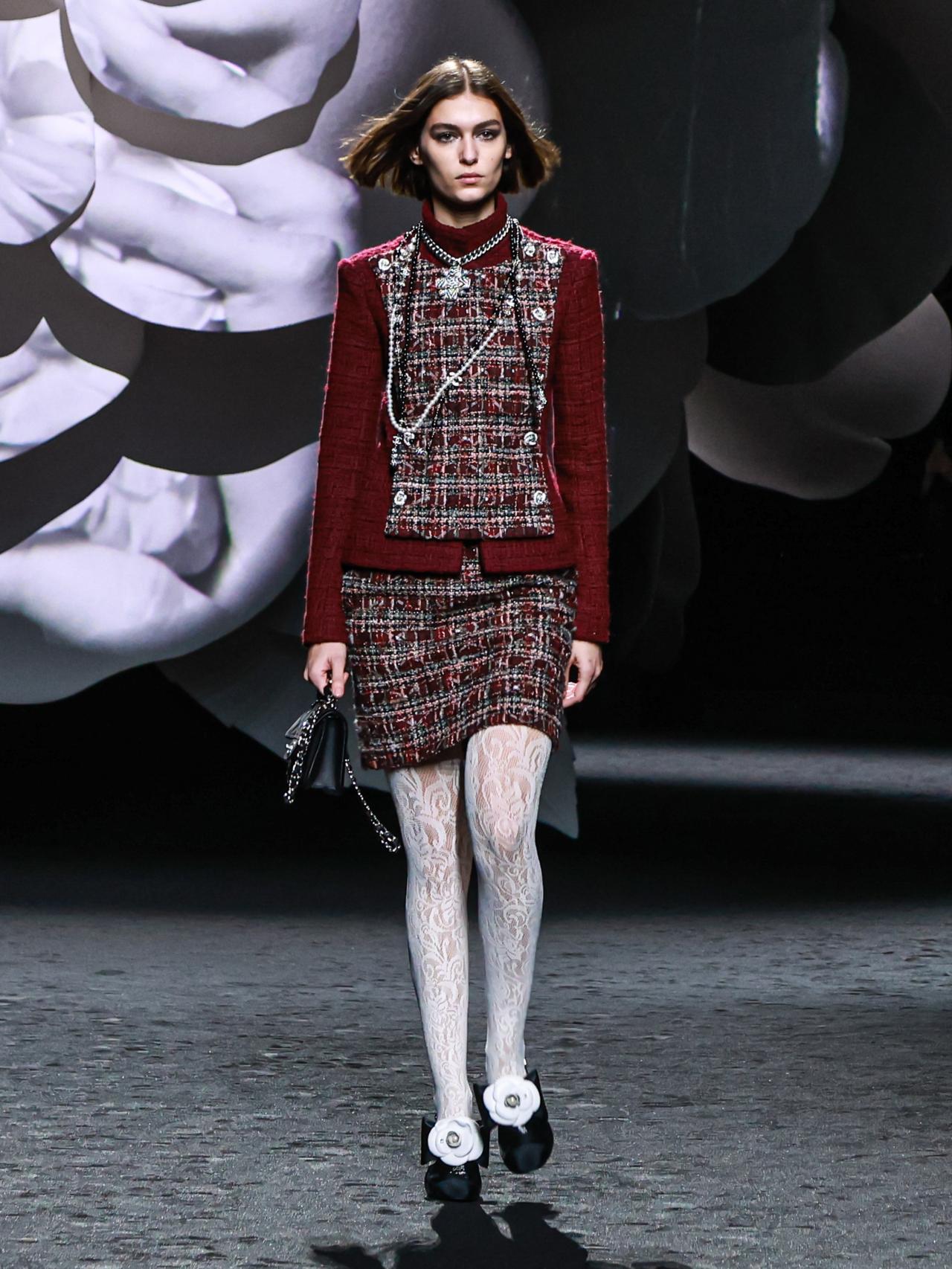 Detalle del desfile de CHANEL.