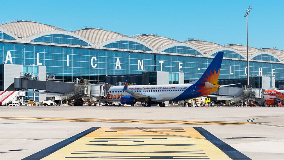 Aviones en el aeropuerto de Alicante, en imagen de archivo.