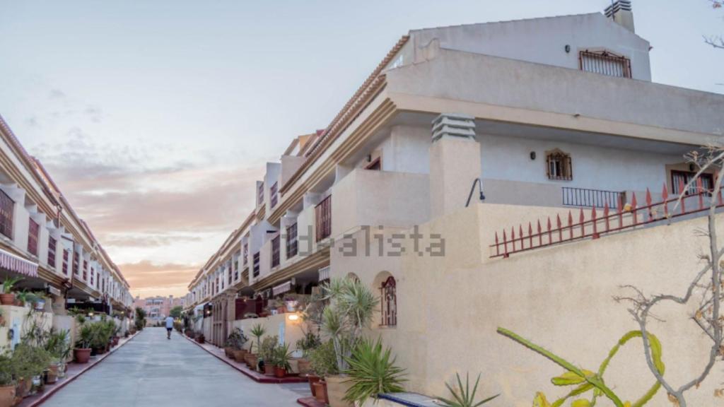 Dúplex en venta en calle Nicolás de Bussi en Orihuela, Alicante.