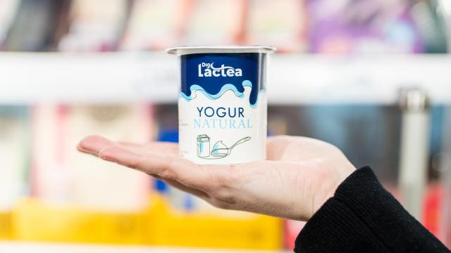 Este yogur natural de supermercado cuesta 17 céntimos y es el mejor valorado por los consumidores