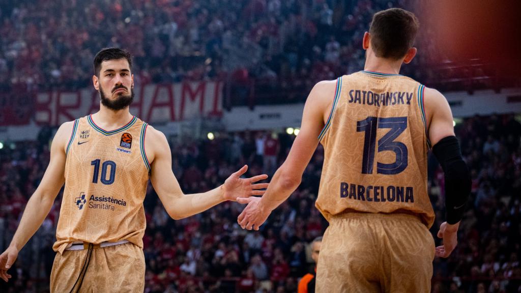 Kalinic y Satoransky en una acción del partido.