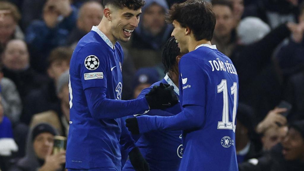 Kai Havertz, celebrando su gol con el Chelsea con Joao Félix ante el Borussia Dortmund