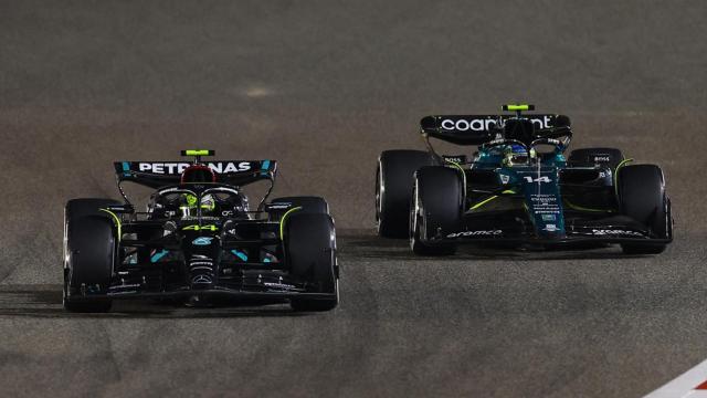 Lewis Hamilton y Fernando Alonso, durante el GP de Baréin
