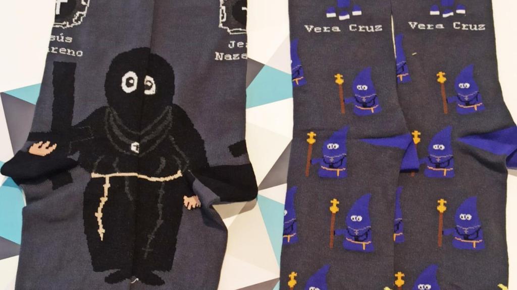 Los dos modelos de los calcetines de Santiago Textil