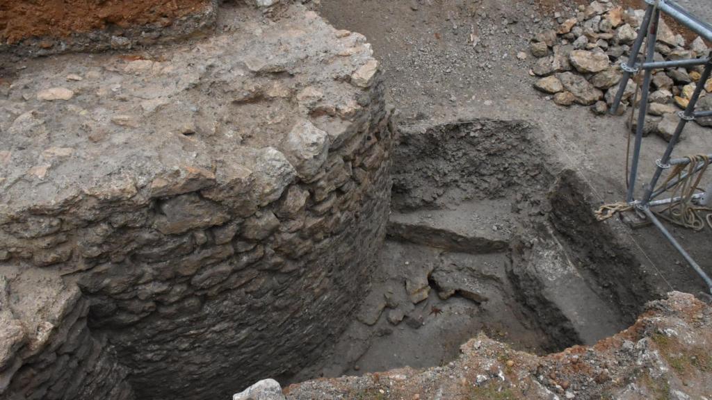 Uno de los restos del primer castillo de Valladolid, que conservan 4,5 metros de altura.