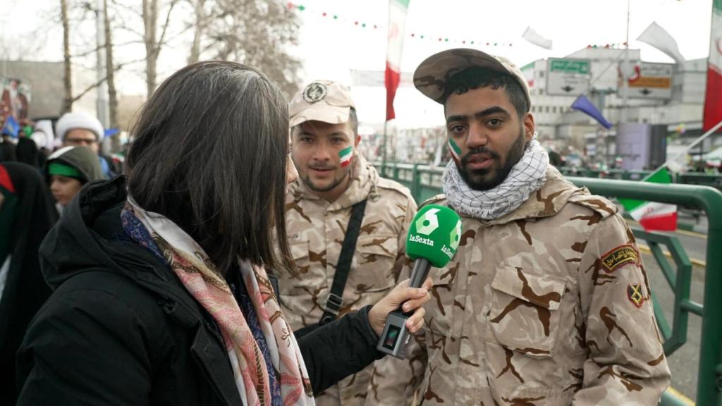 Ana Pastor cubre las protestas de las mujeres contra el uso obligatorio del velo en Irán.