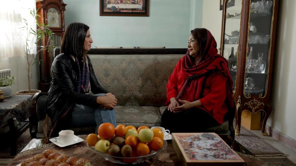Ana Pastor cubre las protestas de las mujeres contra el uso obligatorio del velo en Irán.