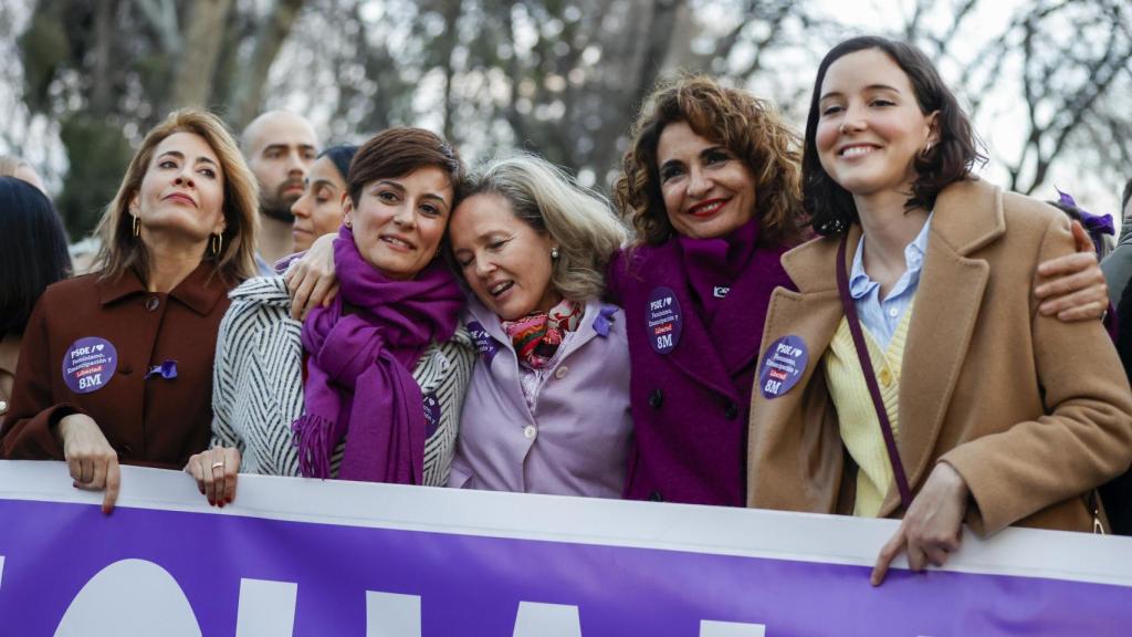Las ministras socialistas en la manifestación del 8-M.