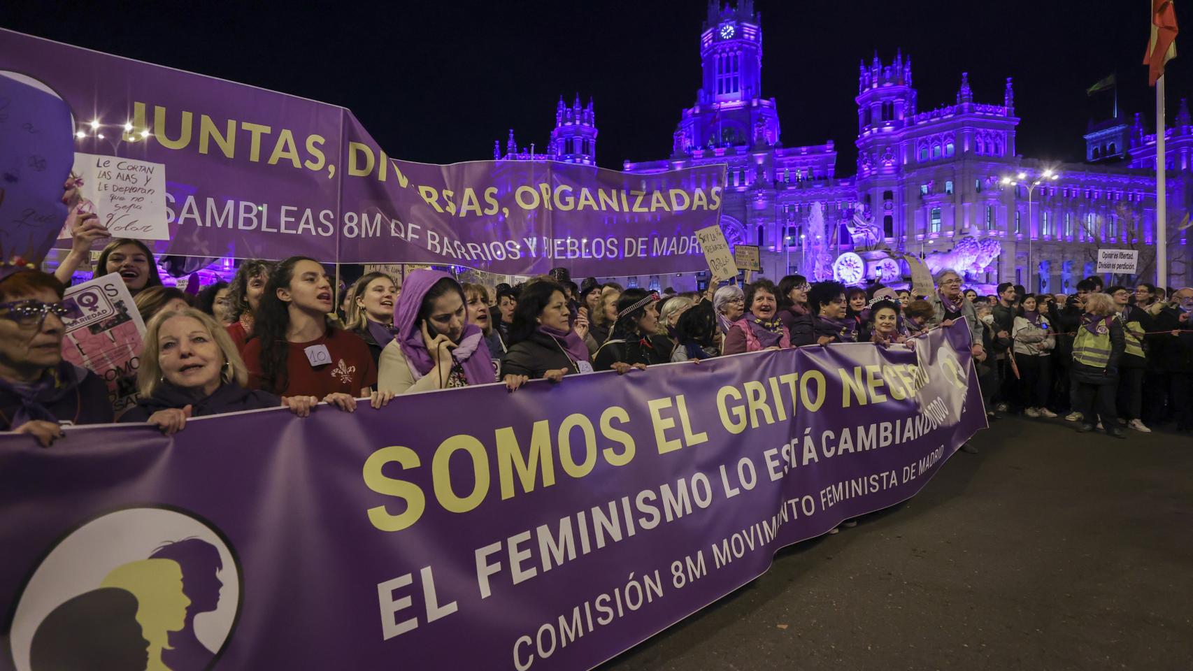 Cientos de miles de personas se manifiestan en Madrid en un 8M al que el feminismo acude dividido