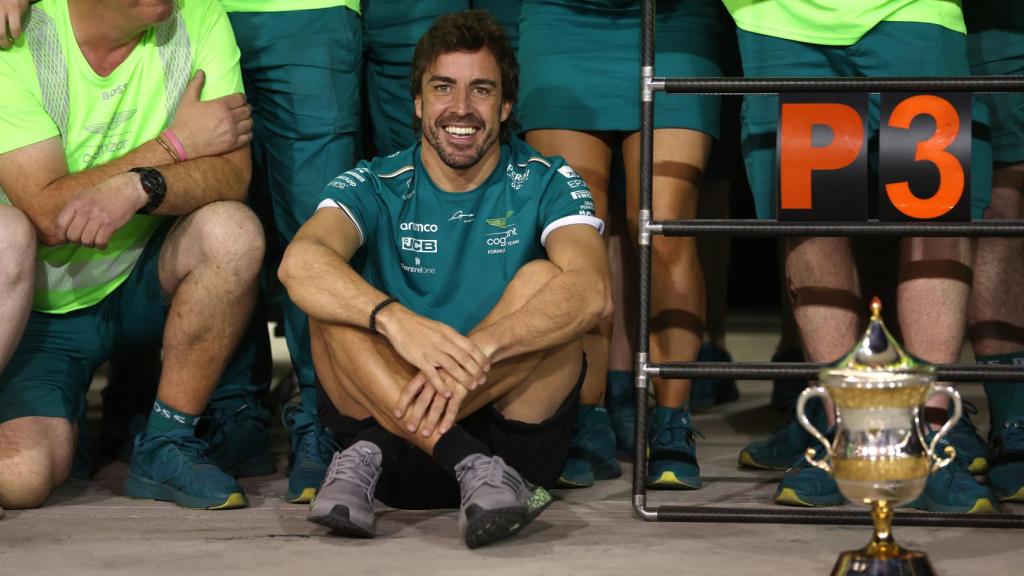Fernando Alonso celebrando su tercer puesto.
