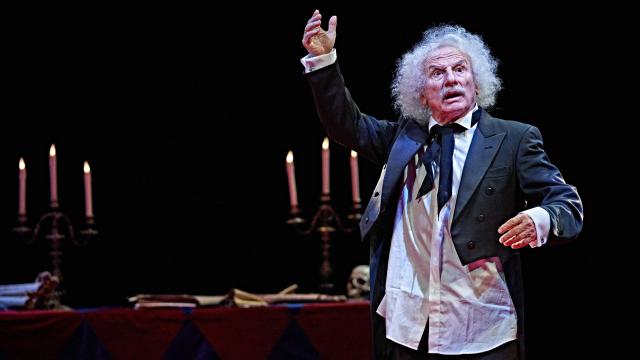 Rafael Álvarez 'El Brujo' en 'El viaje del monstruo fiero'. Foto: Sergio Parra