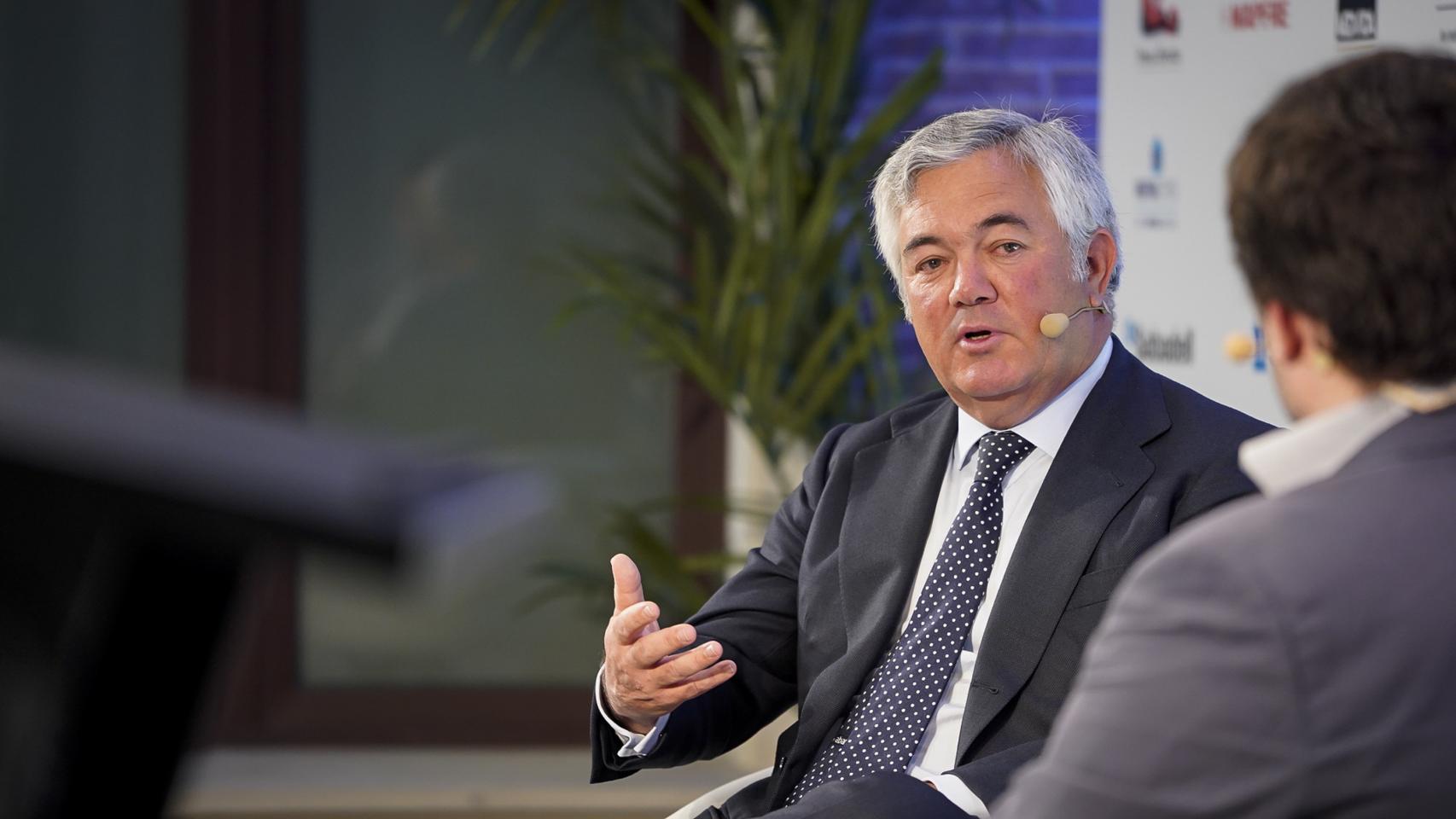 Santiago Satrustegui, presidente de Abante, durante el III Observatorio de las Finanzas de EL ESPAÑOL e Invertia.