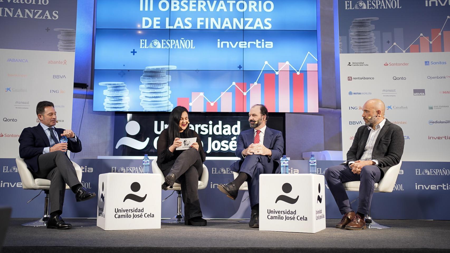 Carlos García Ciriza, vicepresidente de ASEAFI y socio de Abante Asesores; Ignacio Dolz de Espejo, director de Soluciones de Inversión y Producto de Mutuactivos, y Francisco Quintana, director de Estrategia de Inversión de ING, durante la mesa redonda celebrada en el III Observatorio de las Finanzas de EL ESPAÑOL e Invertia.