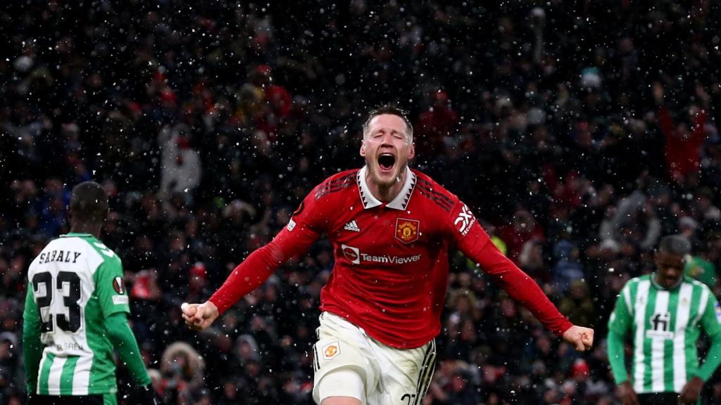 Weghorst celebra el último gol del partido.