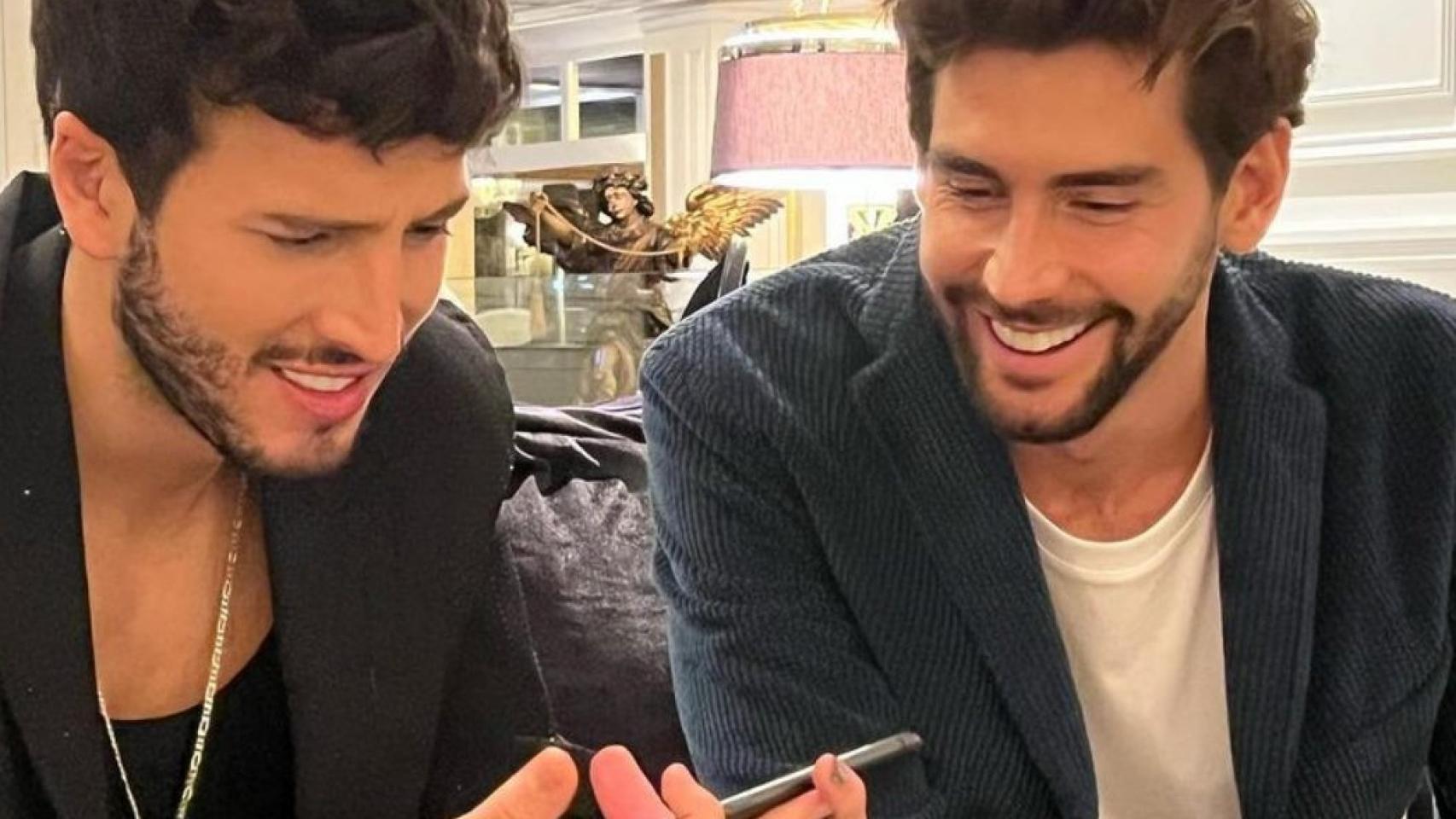 Sebastián Yatra y Álvaro Soler.