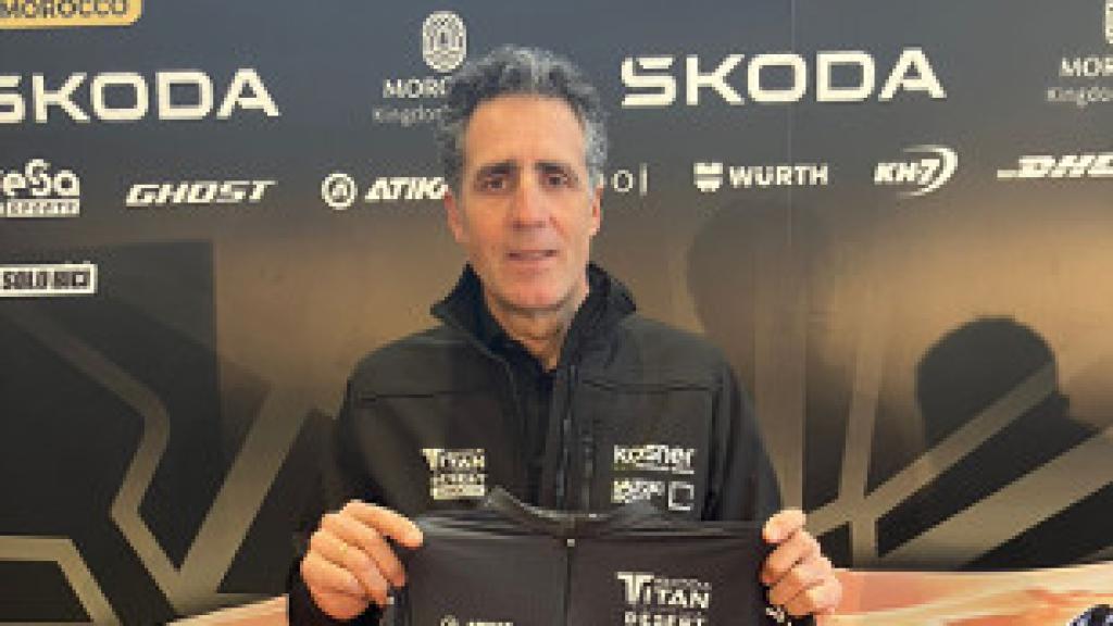 Miguel Indurain con el maillot del Kosner - Saltoki Home